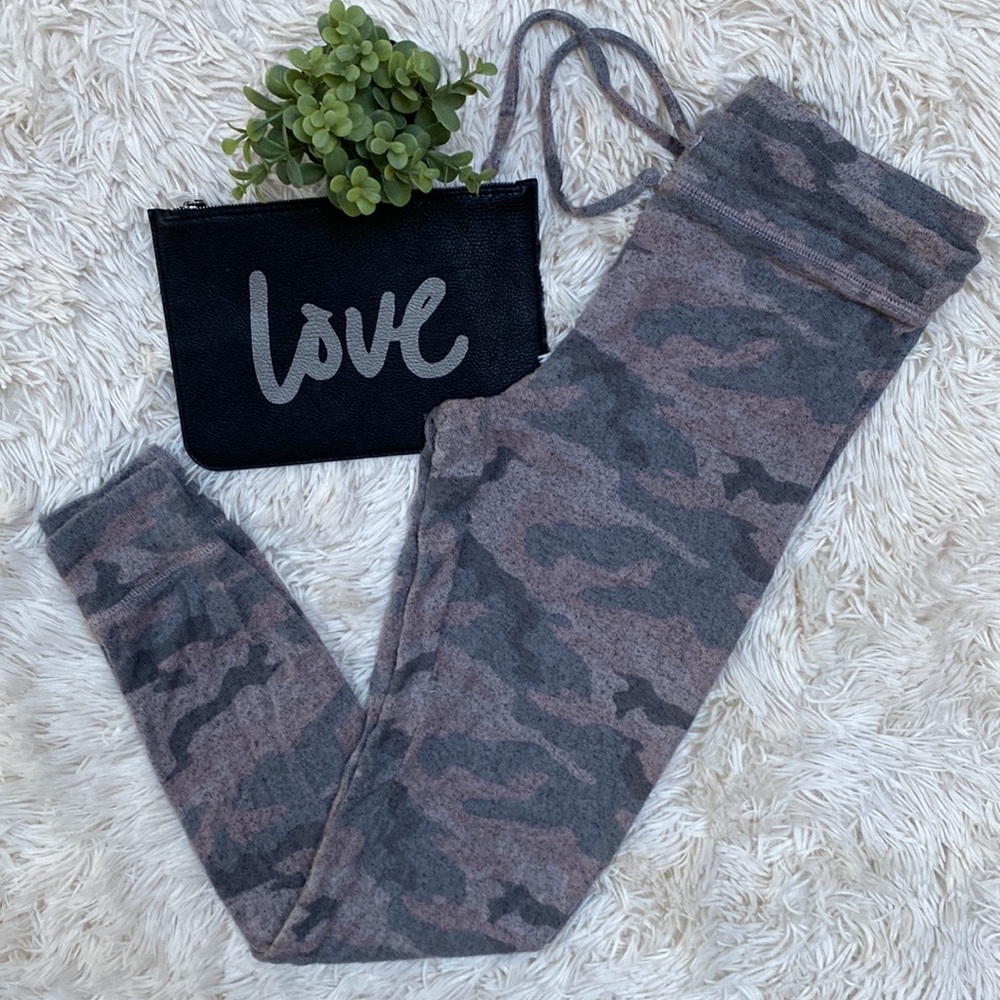 American Eagle Camo Soft Lounge Jogger 💗 Gray & Pink
